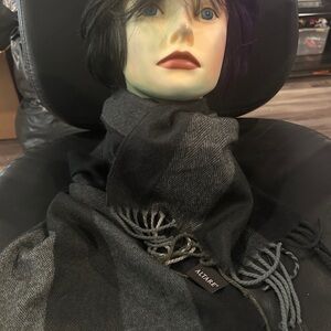 ALTARE Black and Gray Men's Scarf